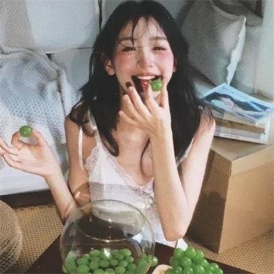 熟悉的她 封面