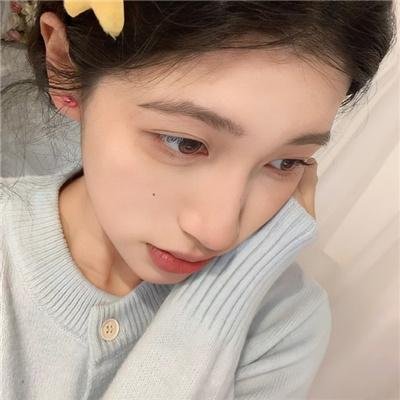 布里叶女士 封面